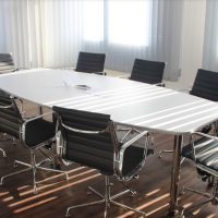 Los despachos que lideran las demandas de arbitraje contra España en Ciadi
