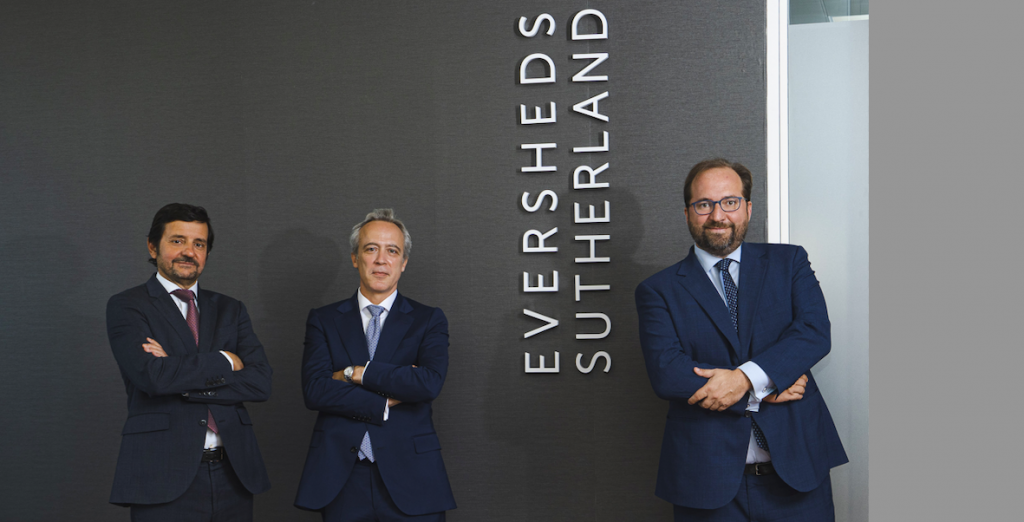 Antonio Bravo, Rafael Gil Nievas y Jacobo Martínez. Eversheds Sutherland.