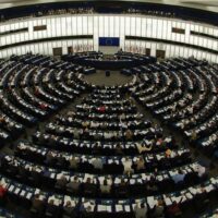 El PE aprueba la retirada de la UE del Tratado sobre la Carta de la Energía